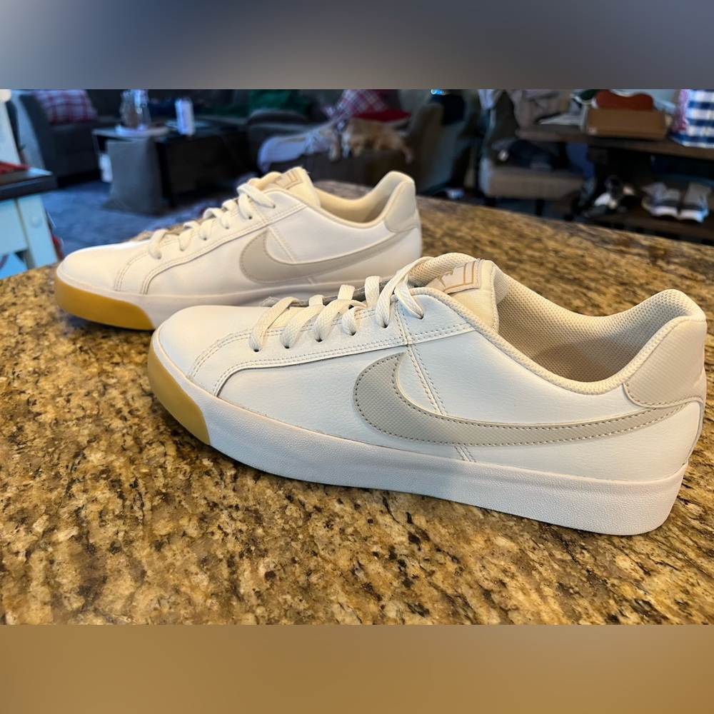 NikeCourt Royale AC
